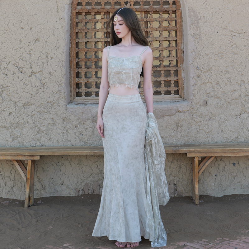 Loulan Elegant Lace Blouse Cami and Tencel Linen Mermaid Skirt Set - Image 4